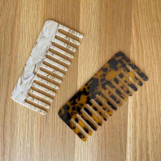 Resin torti combs